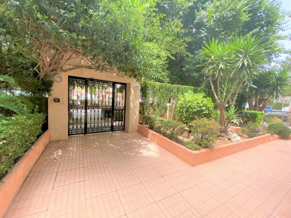 קלפה Apartamento A 50M De La Playa מראה חיצוני תמונה